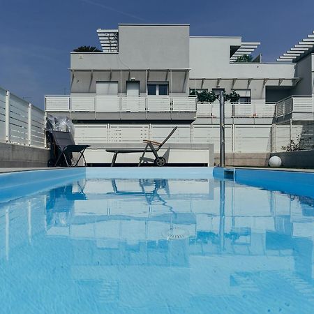 The Prince - Luxury Apartments With Pool Peschiera del Garda Luaran gambar