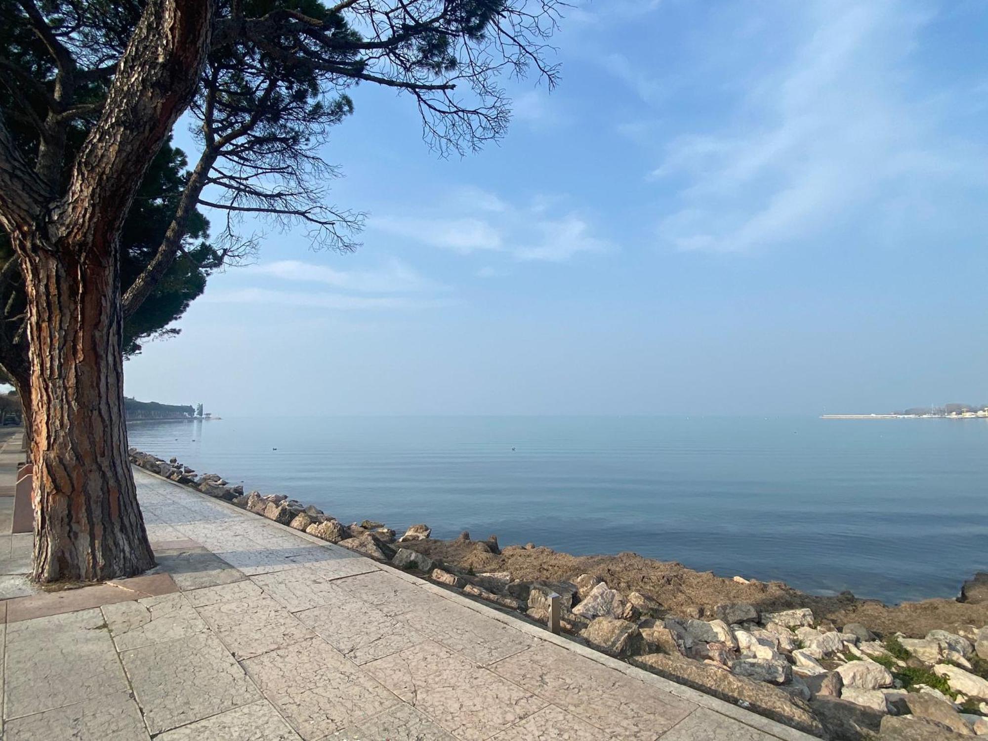 The Prince - Luxury Apartments With Pool Peschiera del Garda Luaran gambar