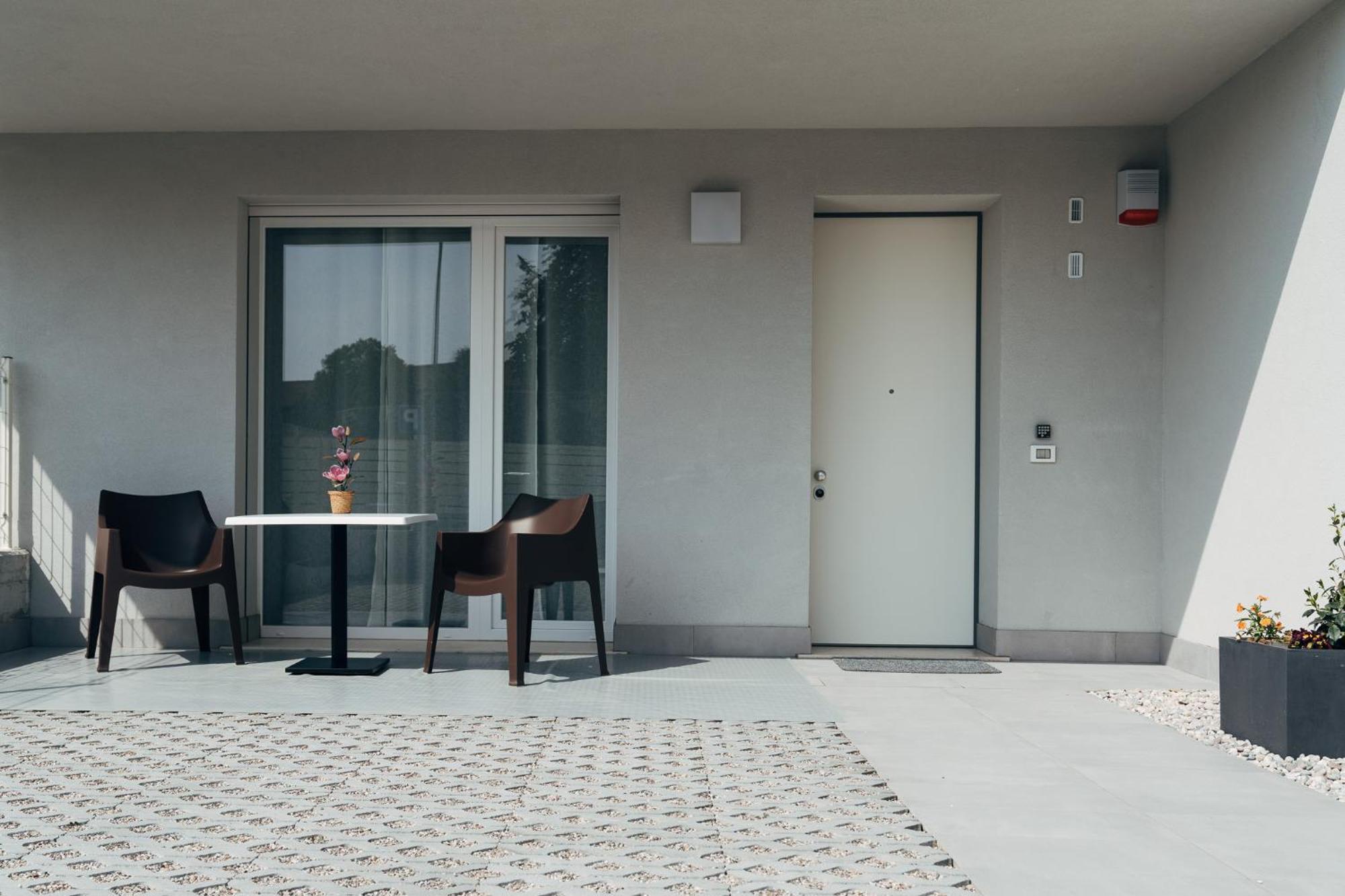 The Prince - Luxury Apartments With Pool Peschiera del Garda Luaran gambar