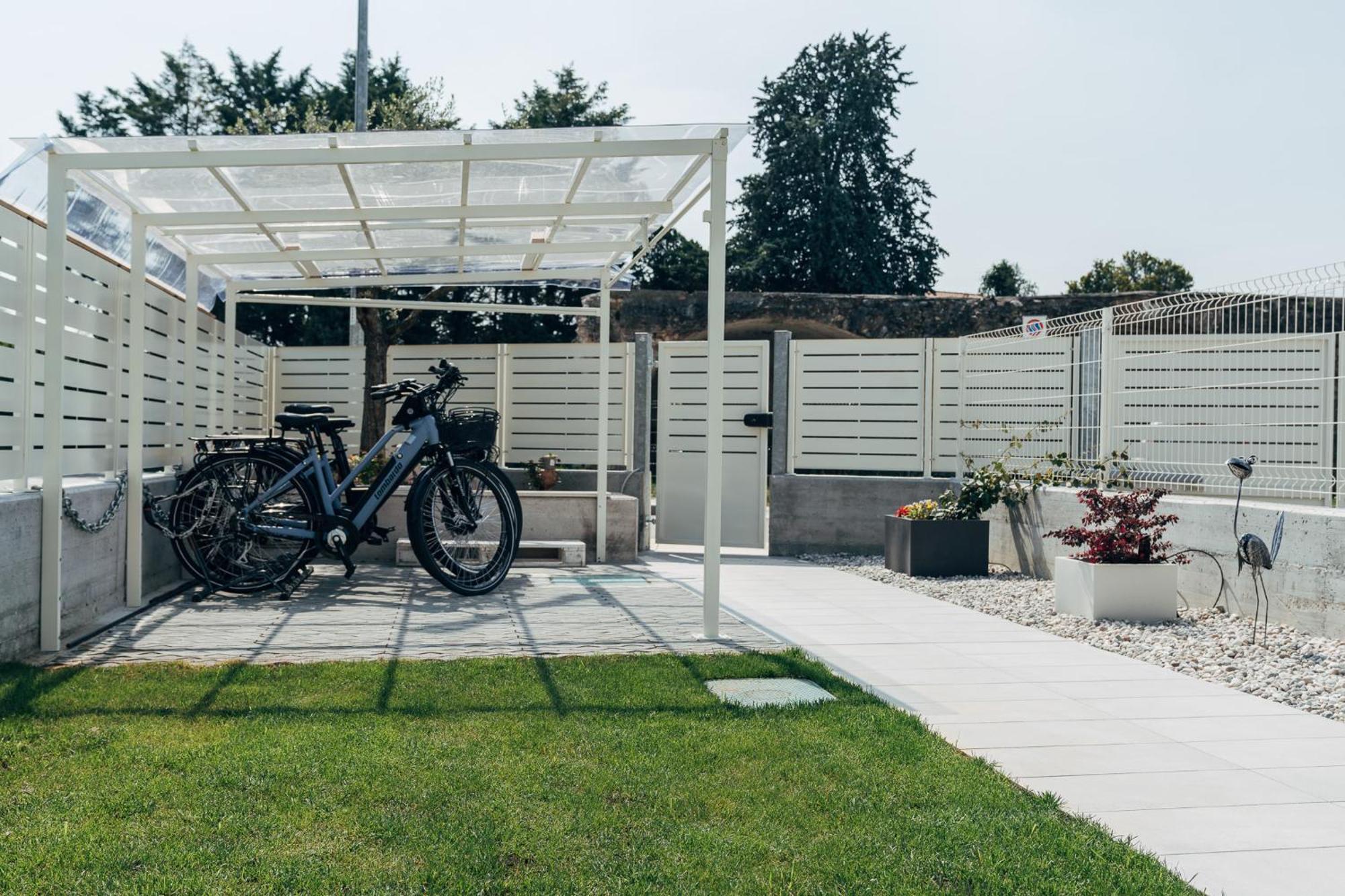 The Prince - Luxury Apartments With Pool Peschiera del Garda Luaran gambar