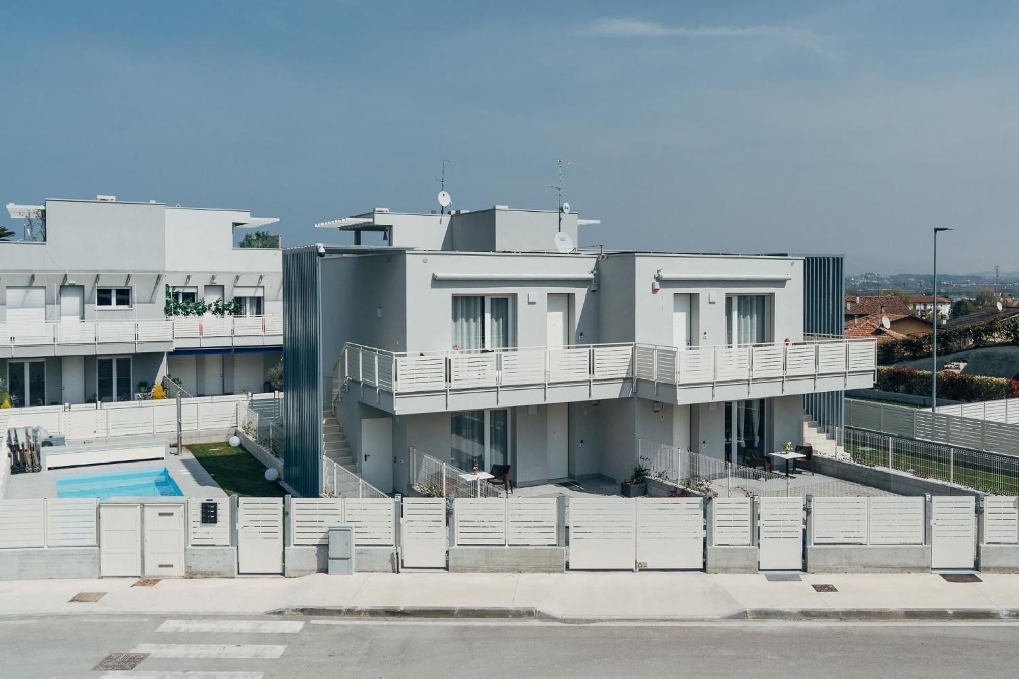The Prince - Luxury Apartments With Pool Peschiera del Garda Luaran gambar