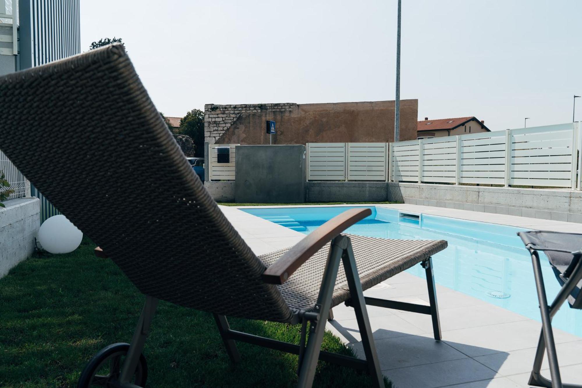 The Prince - Luxury Apartments With Pool Peschiera del Garda Luaran gambar
